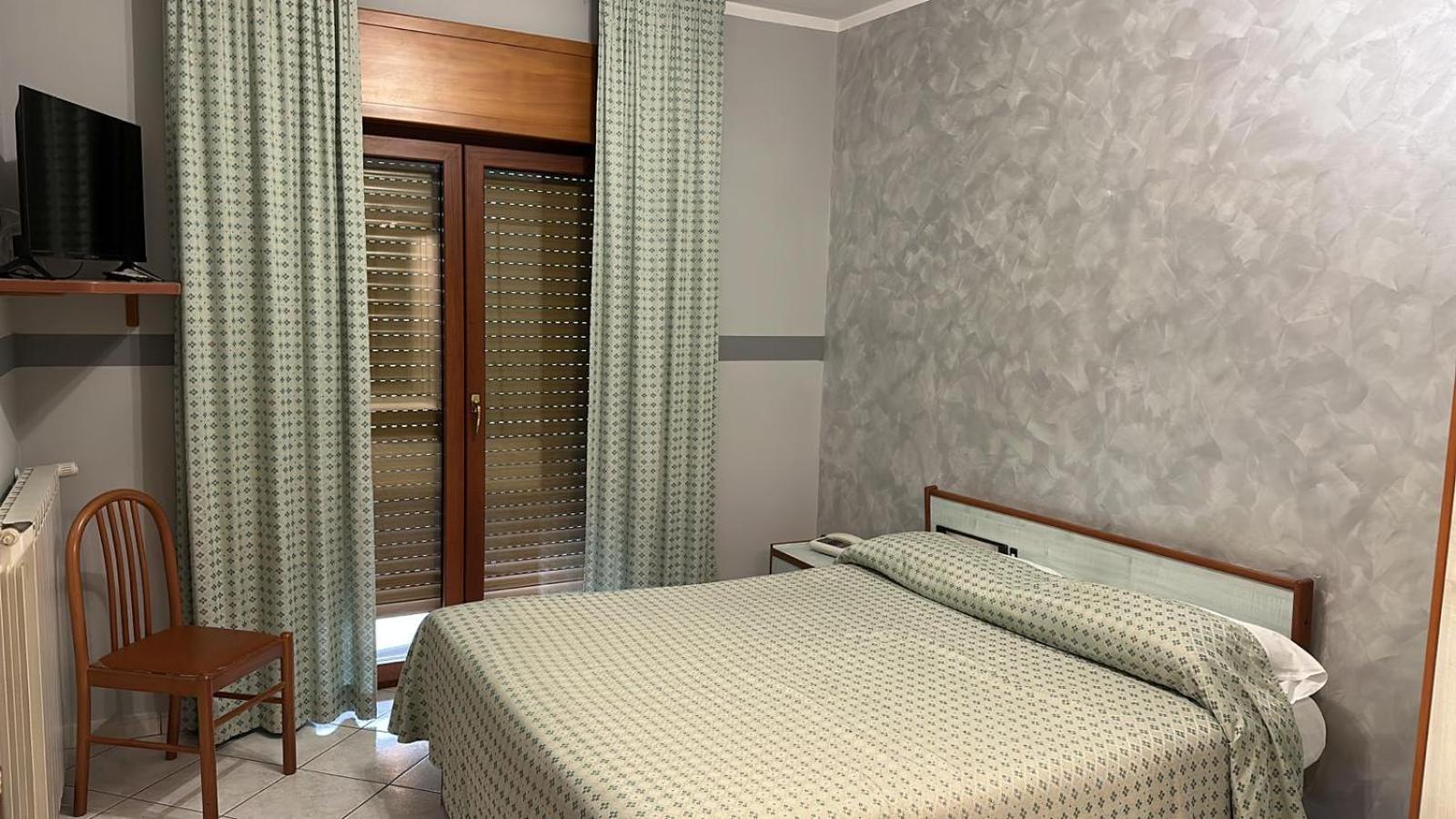 Hotel Paradiso Celano Bagian luar foto